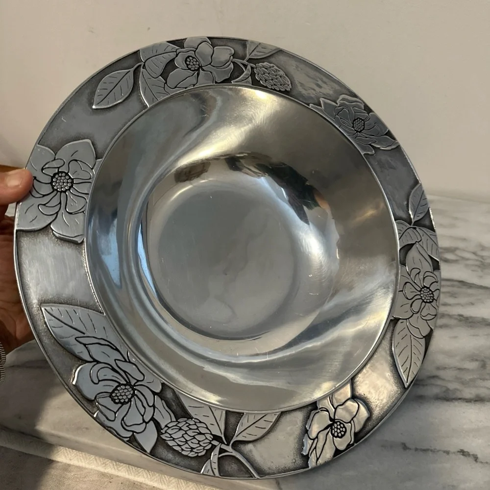Wilton Armetale magnolia Silver Serving Bowl 12.5D